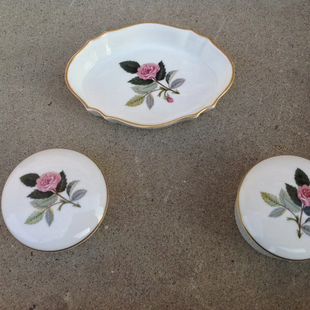 Wedgwood Bone China 3x Vanity Storage Hathaway Rose Pattern